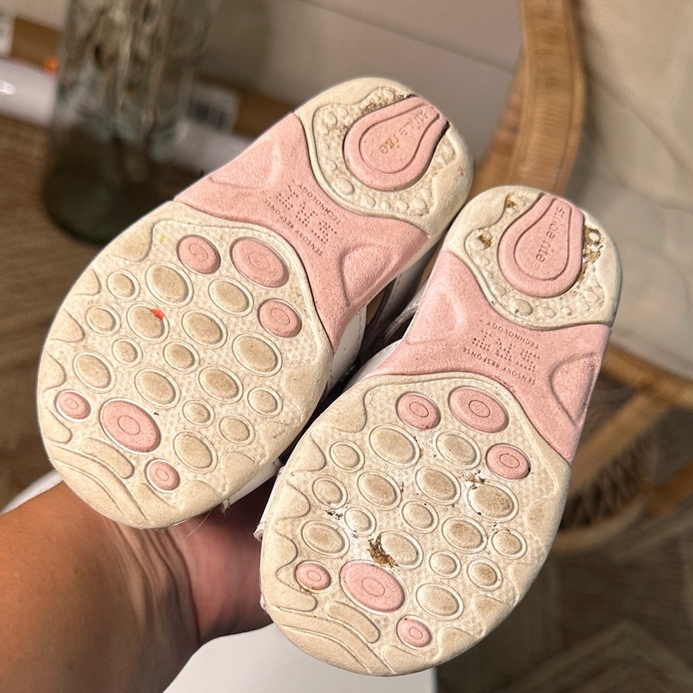 (5for$10) Stride Rite White Kids Sandals - Picture 4 of 7